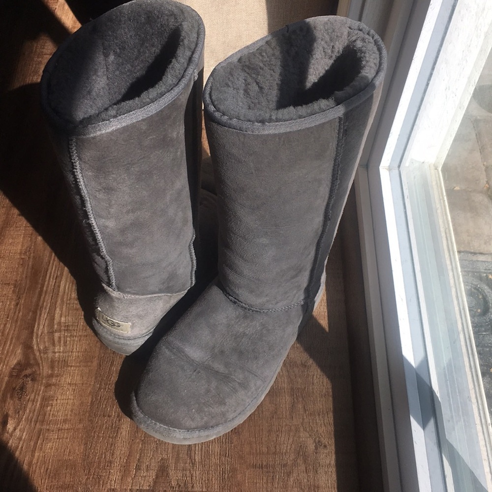 Ugh Classic Tall boot